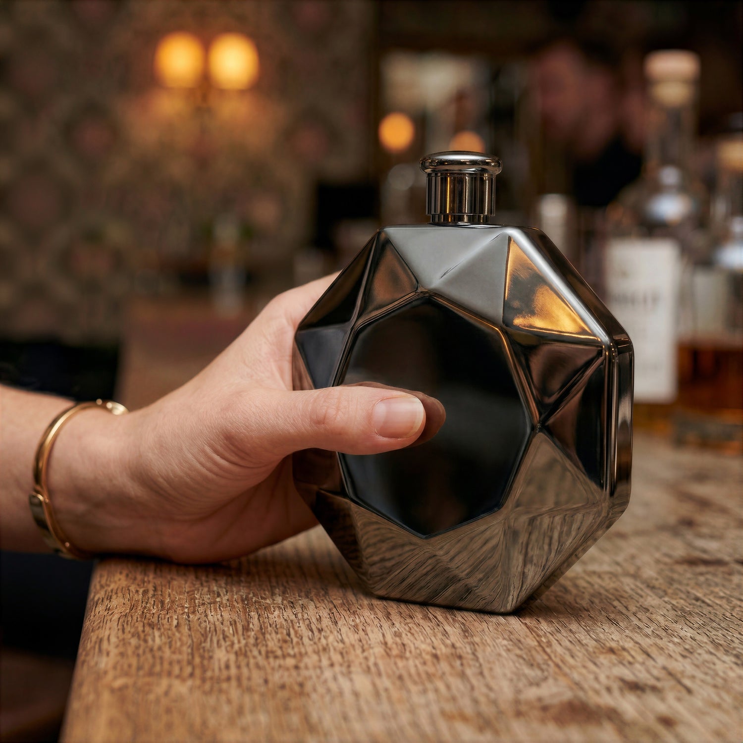 Luxe Diamond Flask - Black Chrome