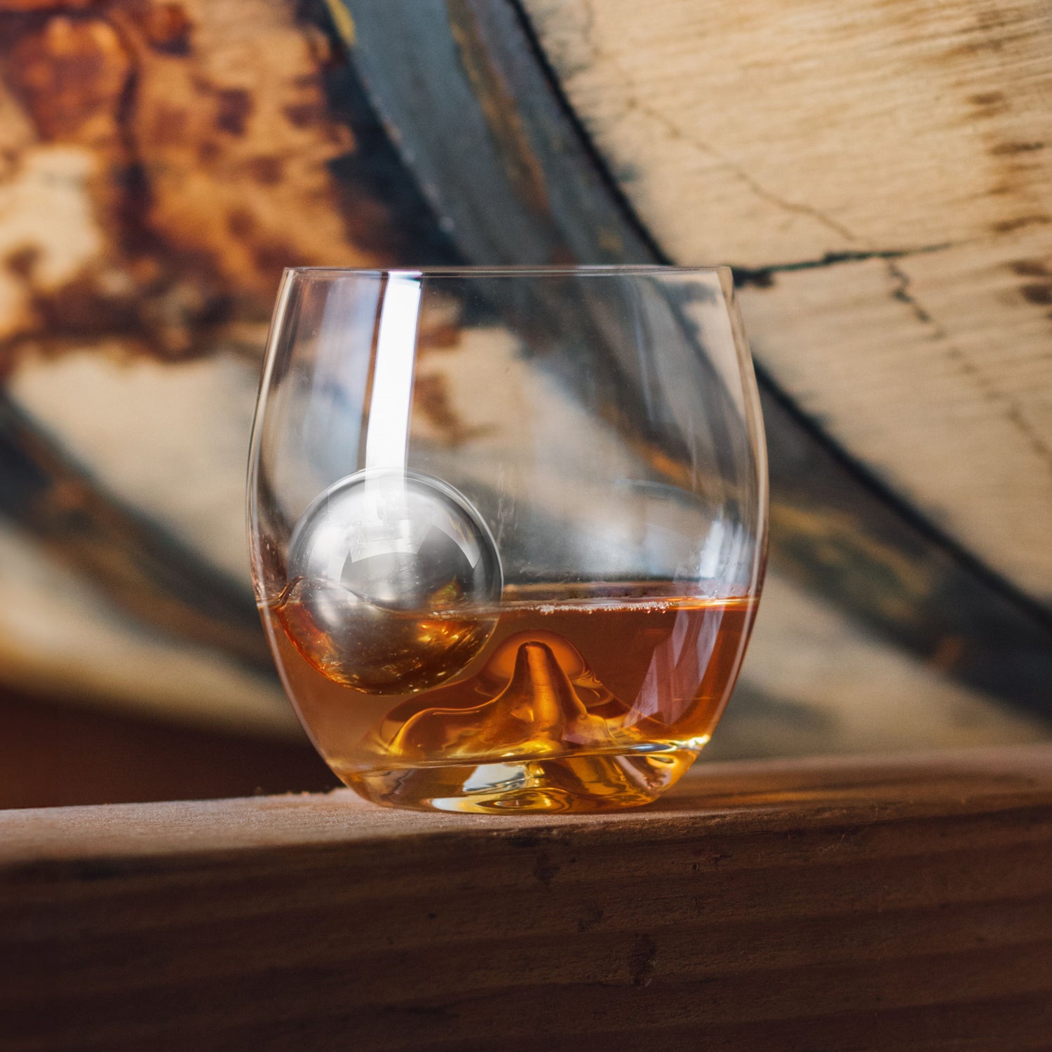Set On The Rocks: Bicchiere Con Roccia E Stampo Per Sfera Di Ghiaccio, Perfetto Per Whisky
